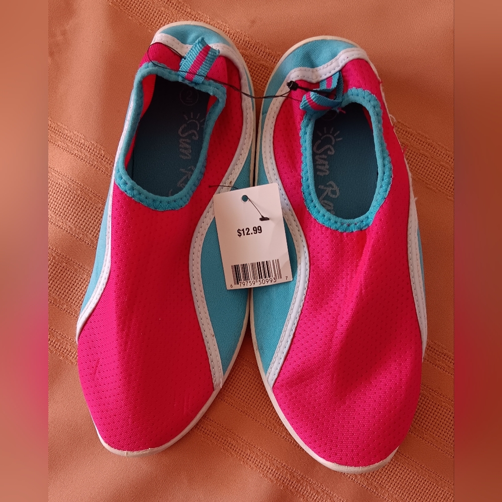 NWT Sun Ray kids water shoes